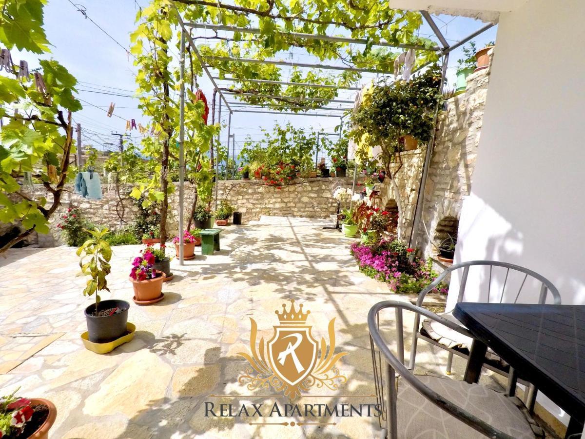 Paradise Palm Beach Apartment In Sarandë Exterior foto